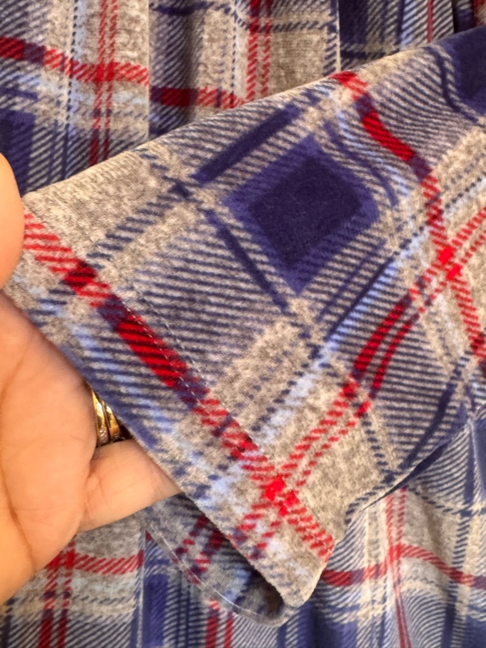 PLUS NIGHTGOWN SIZE 4X. ARIA SLEEPWEAR, LONG SLEEVES, SOFT FLEECE PLAID, POCKETS - Picture 11 of 16
